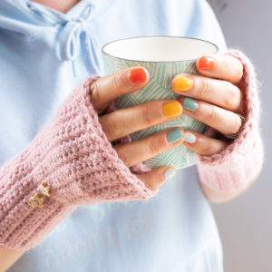crochet pattern: fabulous fingerless gloves