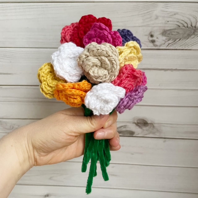 crochet kit: everlasting bouquet