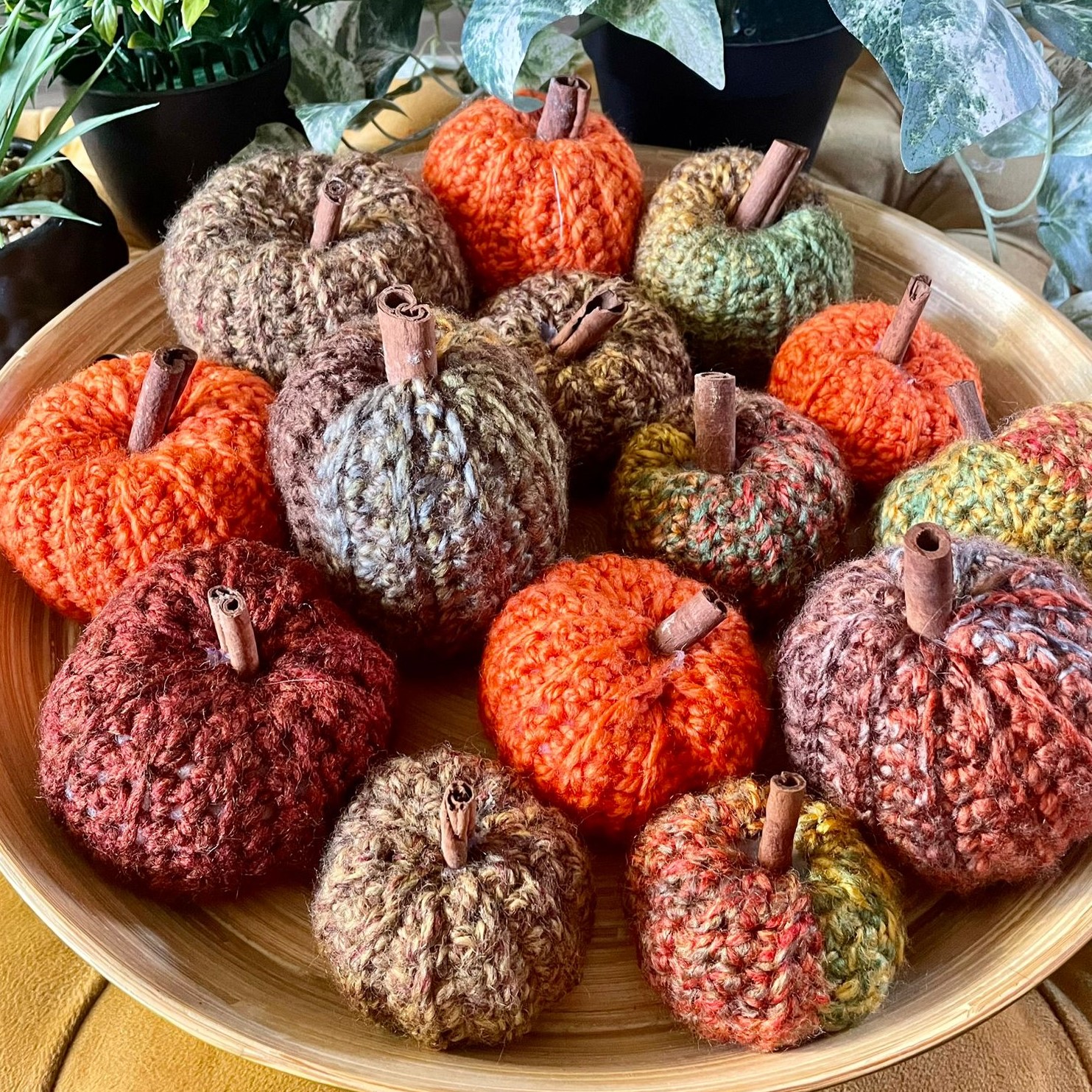 easy autumn pumpkins crochet kit!