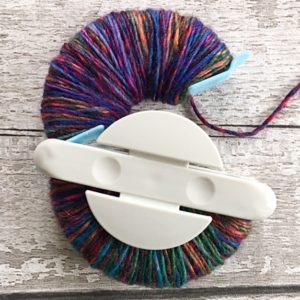 video tutorial: making pom poms