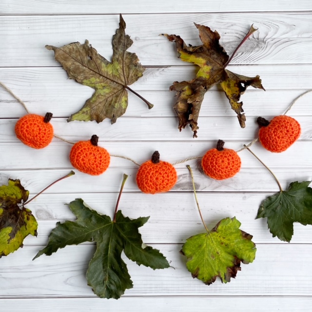 Pumpkins Garland Crochet Kit