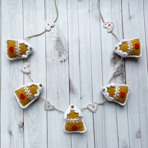 Mini Gingerbread House Garland Crochet Kit