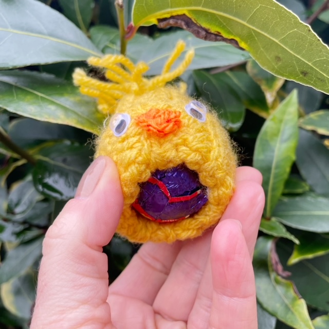 crochet pattern: easter egg cosies!