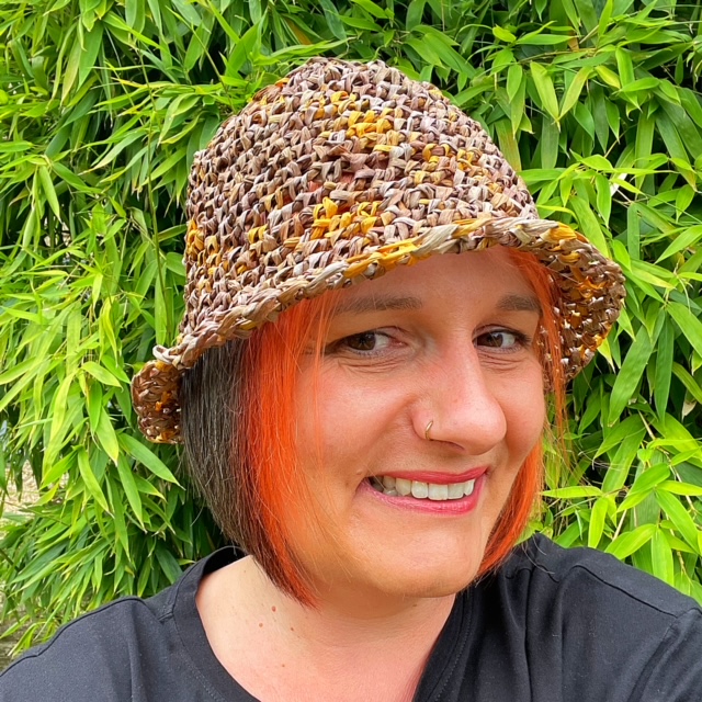 crochet pattern: raffia bucket hat