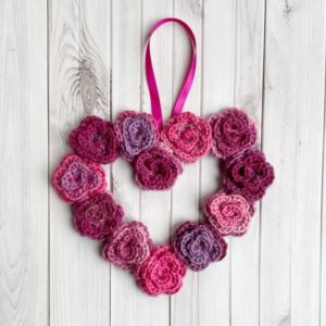 crochet pattern: rose heart wreath