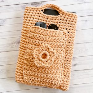 crochet pattern: easy crocheted laptop bag