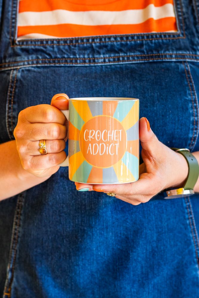 mugs for crocheters | gifts to buy someone who crochets!