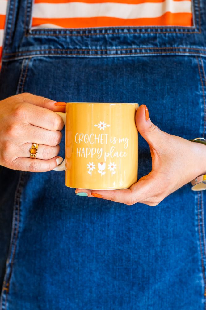 mugs for crocheters | gifts to buy someone who crochets!
