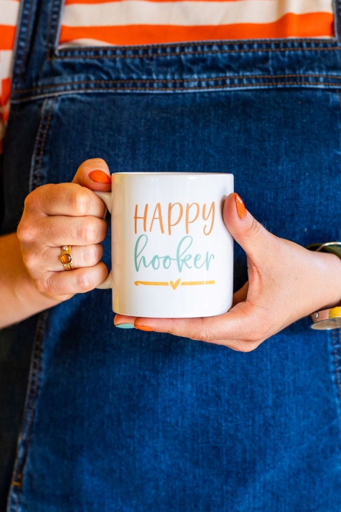 mugs for crocheters | gifts to buy someone who crochets!