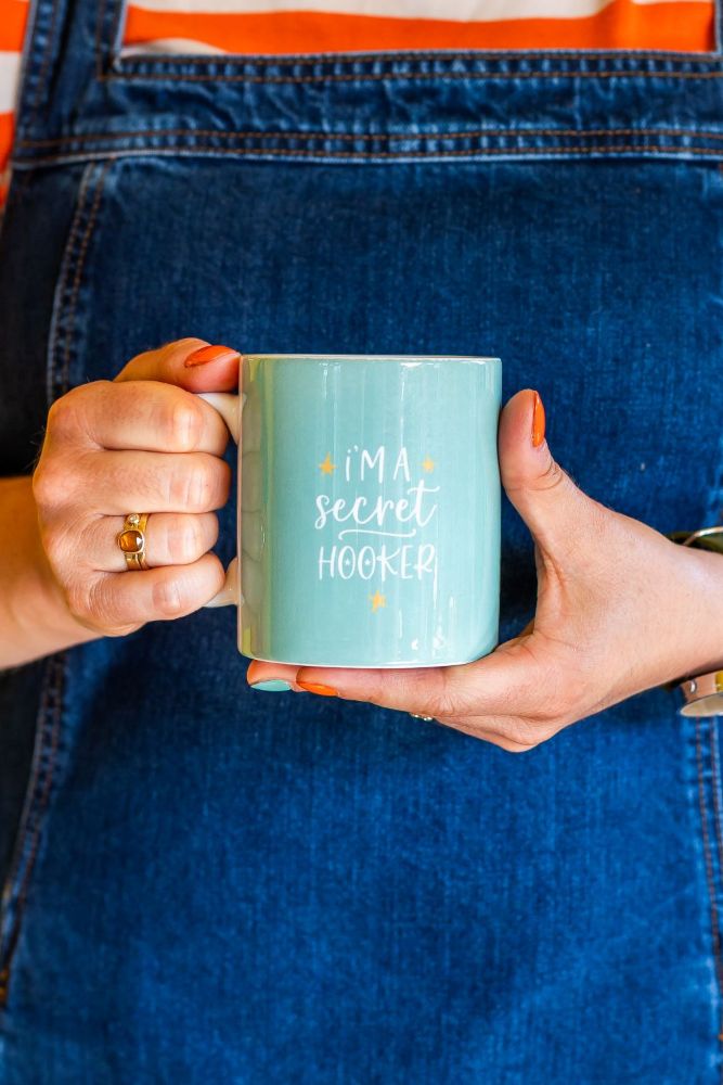 mugs for crocheters | gifts to buy someone who crochets!