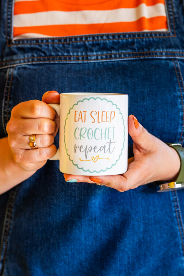 mugs for crocheters | gifts to buy someone who crochets!