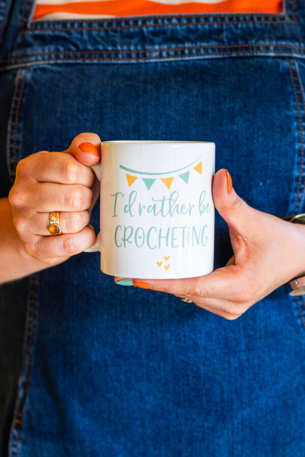 mugs for crocheters | gifts to buy someone who crochets!