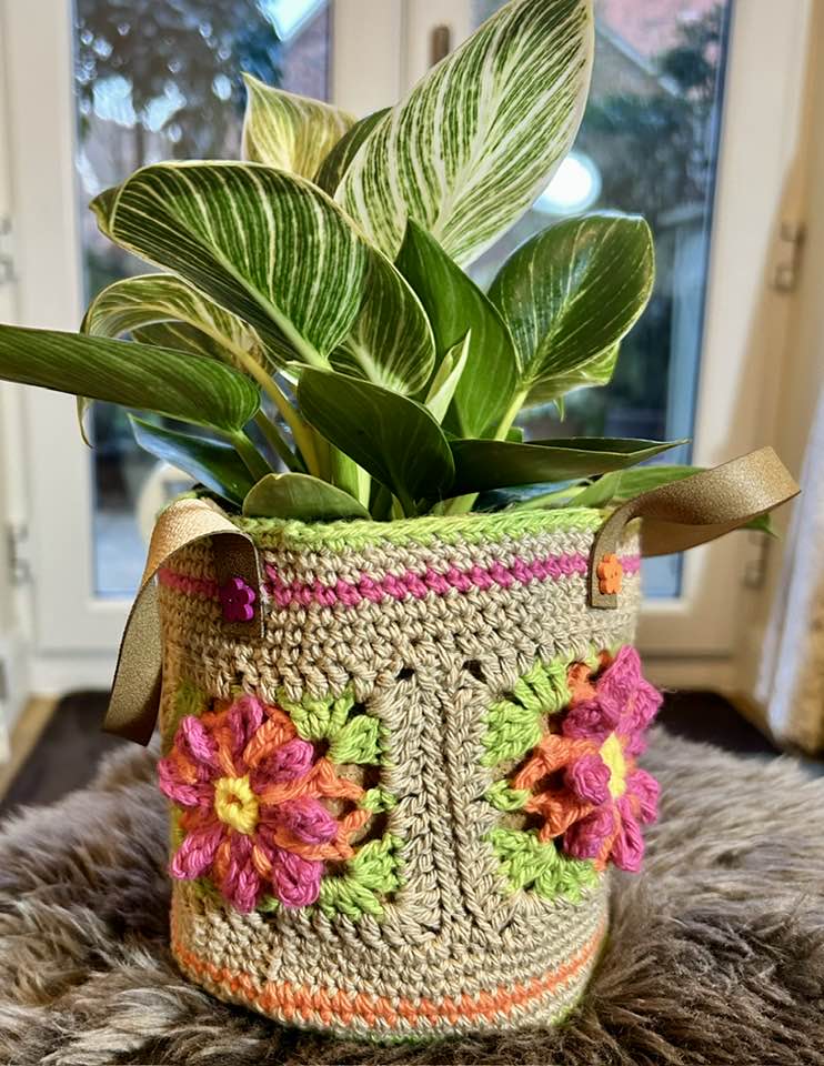 granny square flower basket crochet kit