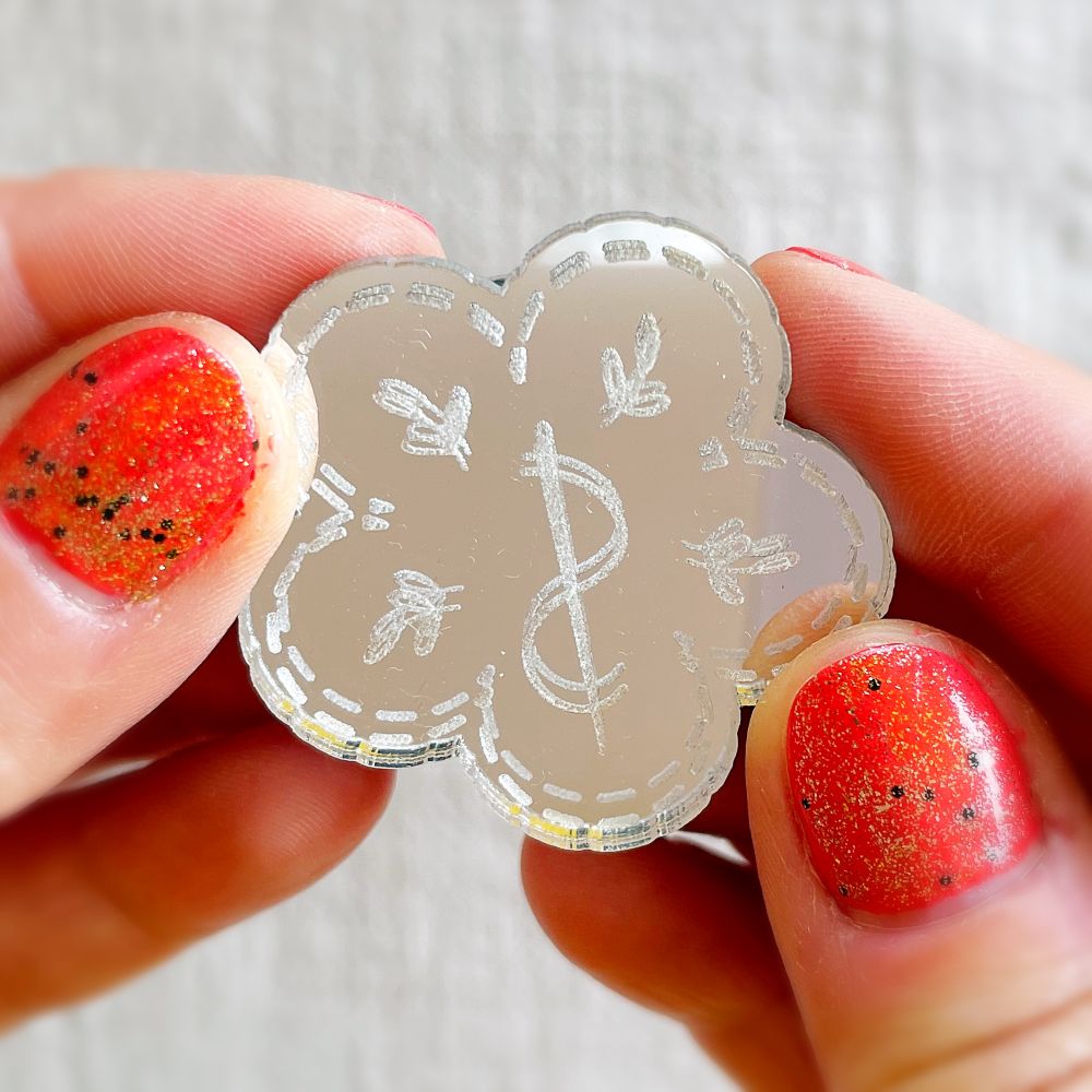 mirrored acrylic needle minder – magnetic stitching accessory (4cm) flower silver