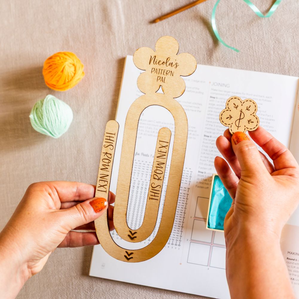 pattern pal & needle minder set complete crochet gift set