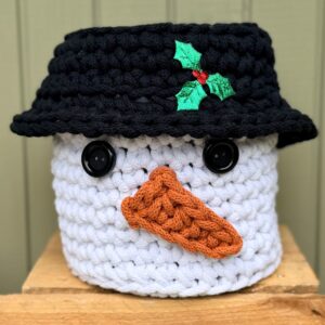 crochet snowman basket kit | festive crochet decoration