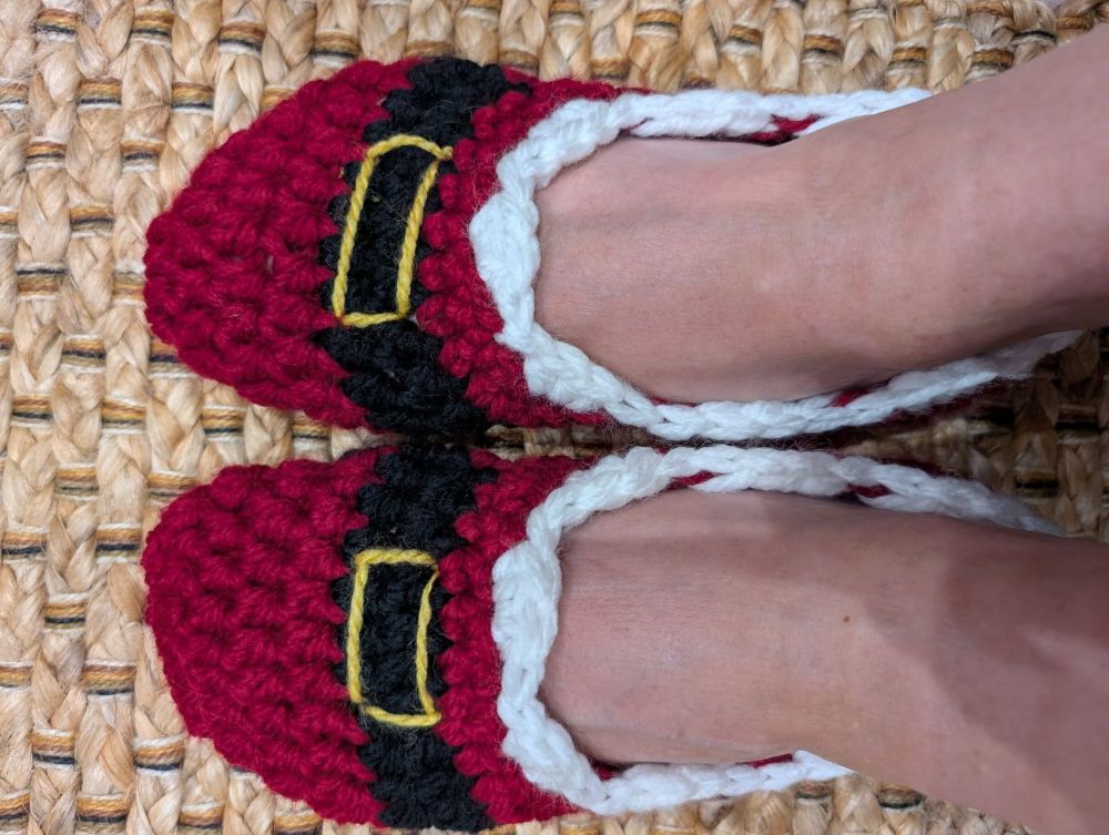 santa slippers crochet kit festive super chunky project