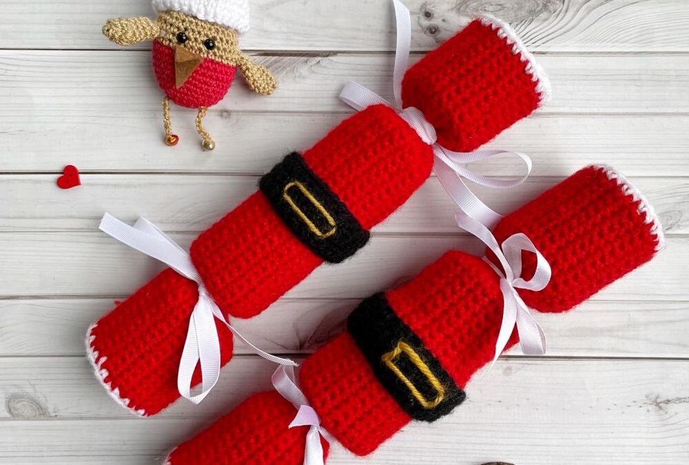How to crochet your own Crochet Christmas Crackers!